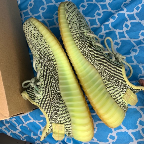 Yeezy boost 350 v2 Men’s size 9 Yeezreel Glow green Adidas bright sneakers Kanye main image 5